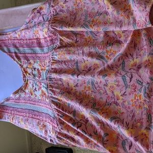 Francesca's, M, Floral sleeveless100% rayon top